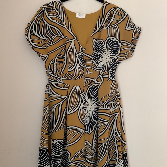 Cute dress - Picture 2 of 7